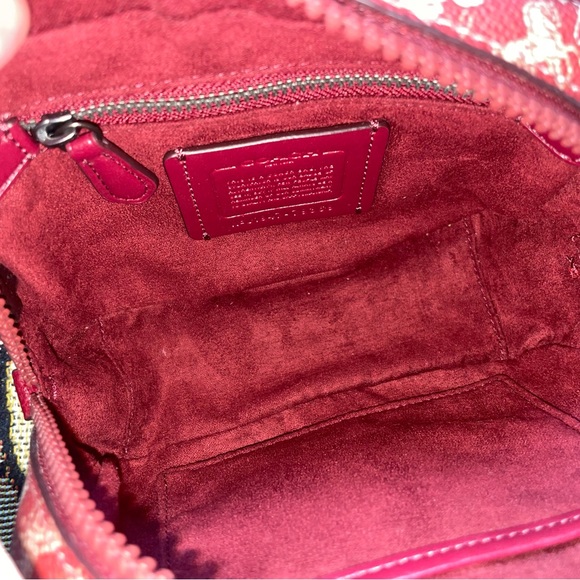 Coach Camera 16 with wallet and keychain EUC - Picture 4 of 15